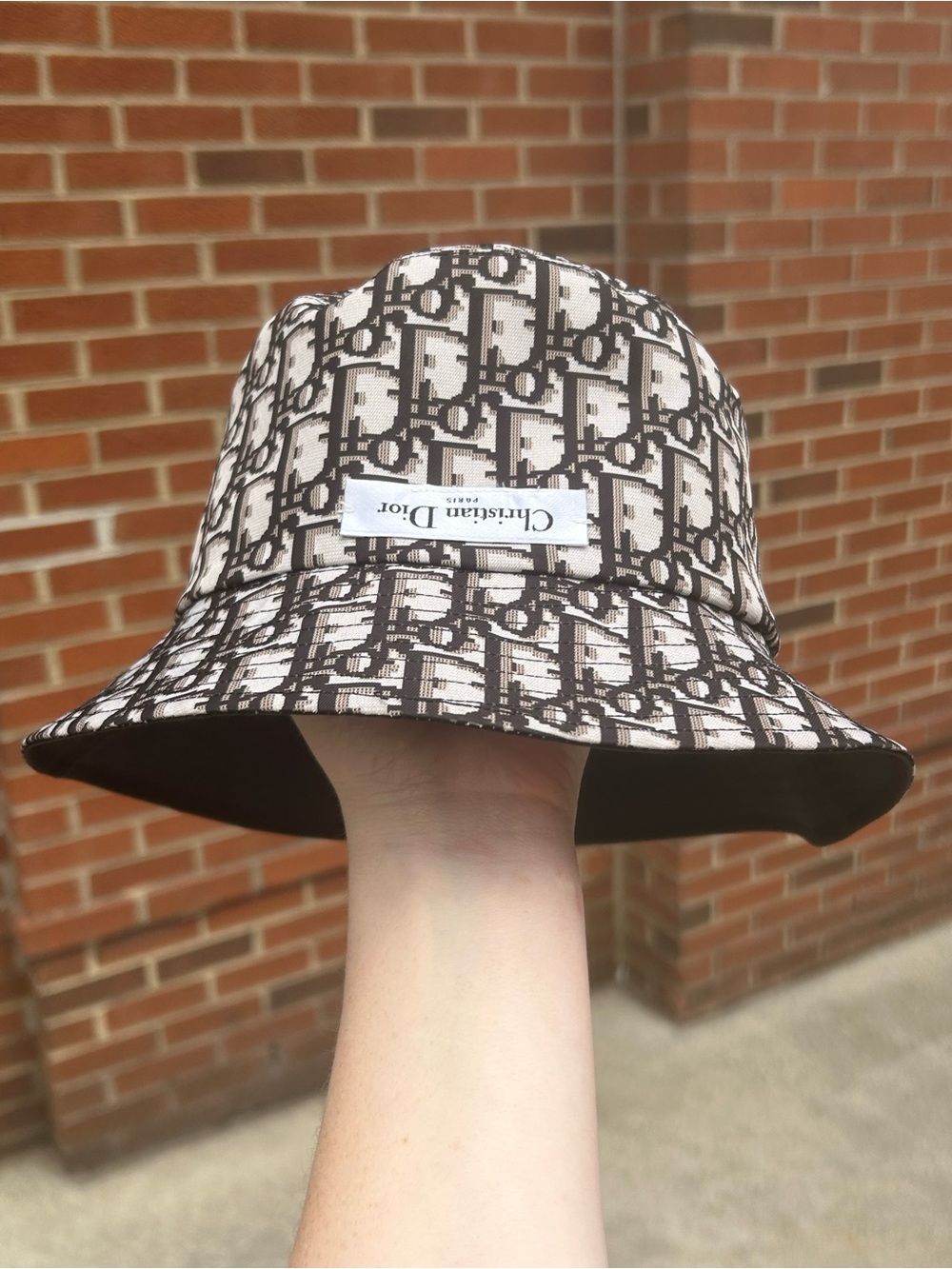 Christian Dior 100% authentic Dior Logo Reversible Oblique Monogram Bucket Hat - Picture 9 of 13